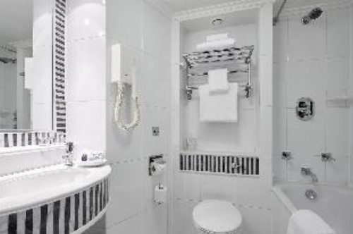 Kingsway Hall Hotel image 9